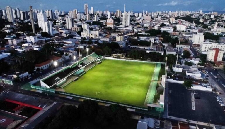 Estádio Dutrinha recém entregue pela Prefeitura de Cuiabá, tem problemas no acabamento