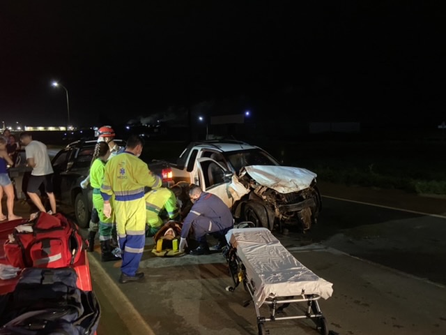 Acidente grave é registrado na BR-163 em Sorriso envolvendo carreta e dois veículos