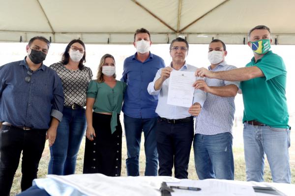 Estado emite ordem de serviço para retomada de obra da Escola Técnica Estadual