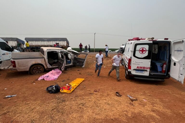 Dois morrem e quatro ficam feridos em batida entre carro e carreta em Campo Novo dos Parecis